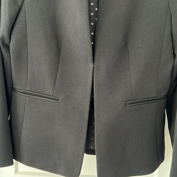 J Crew black no collar blazer with hook and eye closure, front pockets size 4 - Picture 6 of 7